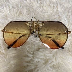 Sunset BEE SEXY shades